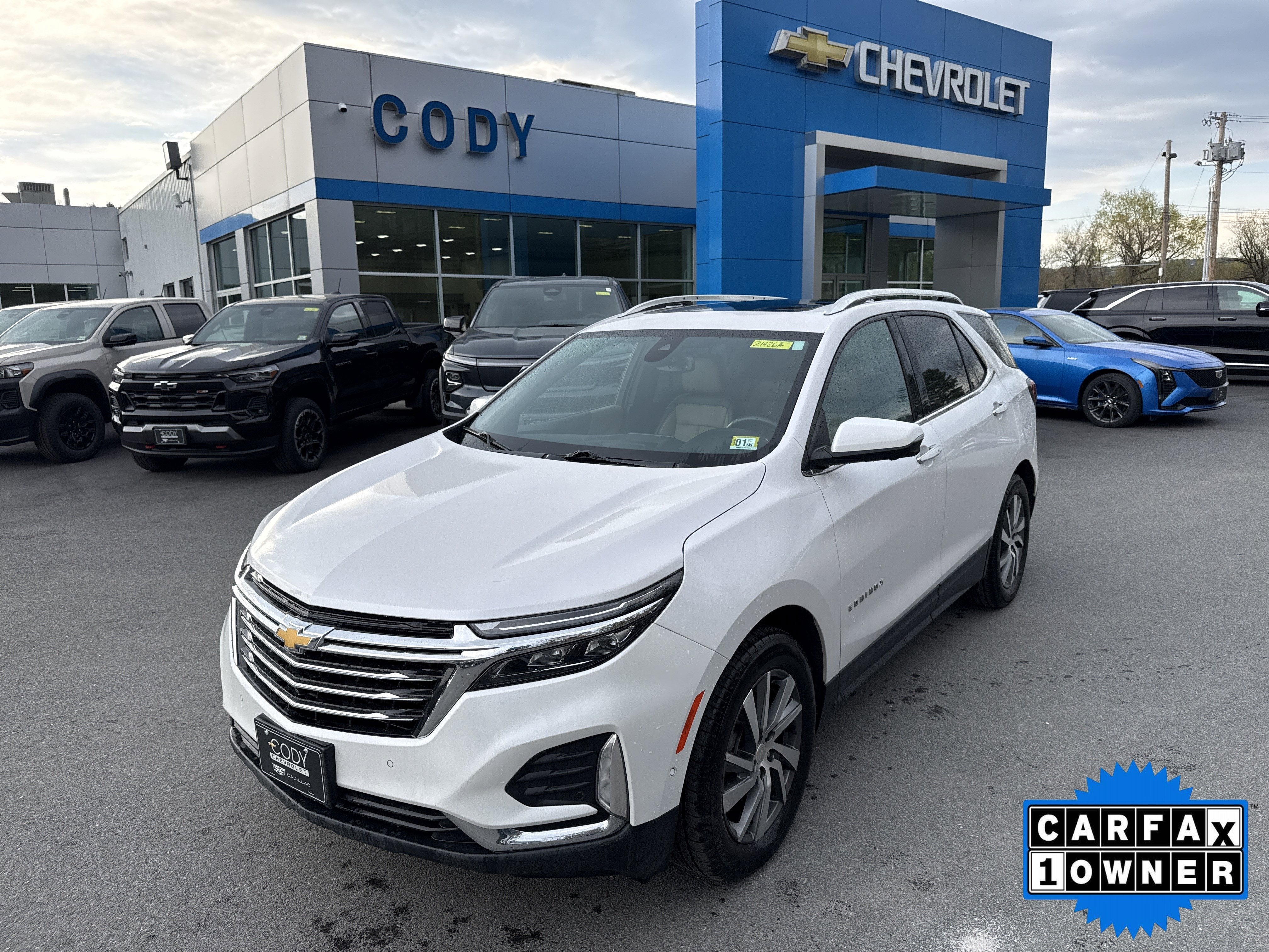 2023 Chevrolet Equinox Premier in Iridescent Pearl Tricoat — front three-quarter view
